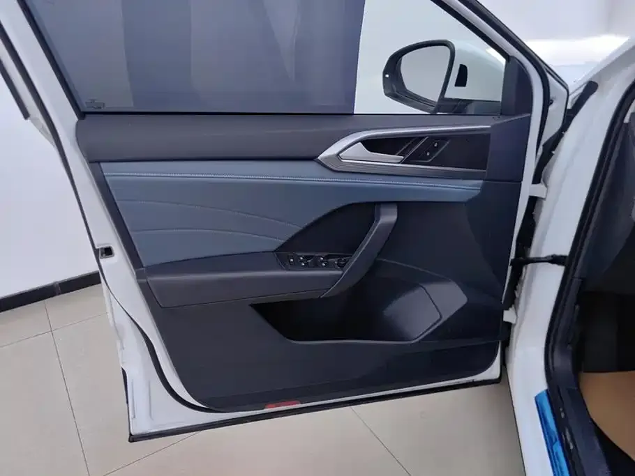 Volkswagen Tharu — фото 3