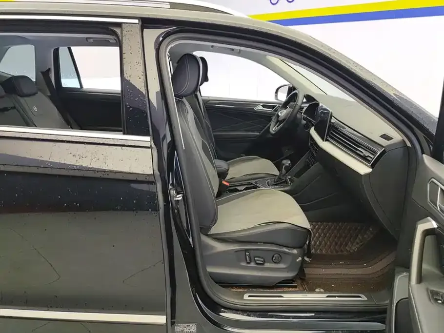 Volkswagen Tiguan L — фото 2