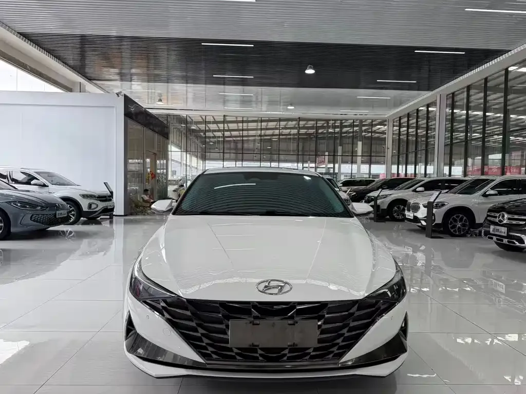Hyundai Elantra — фото 9