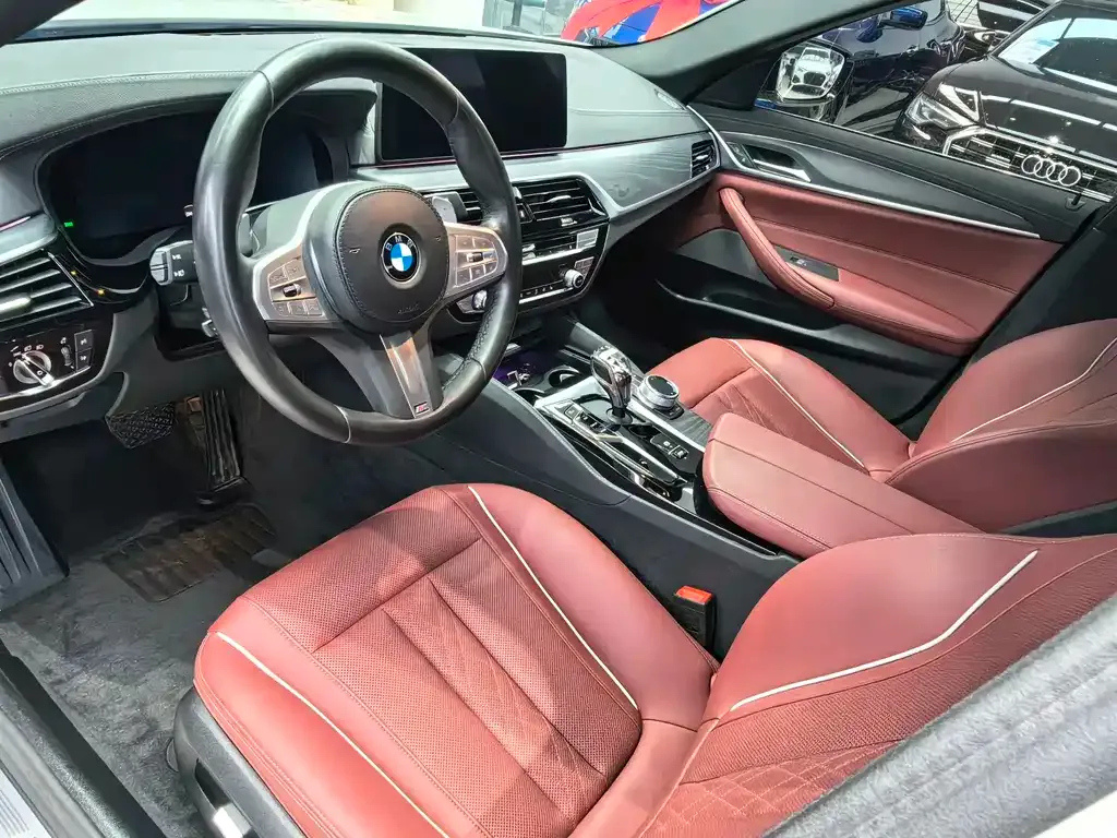 BMW 5 Series — фото 4