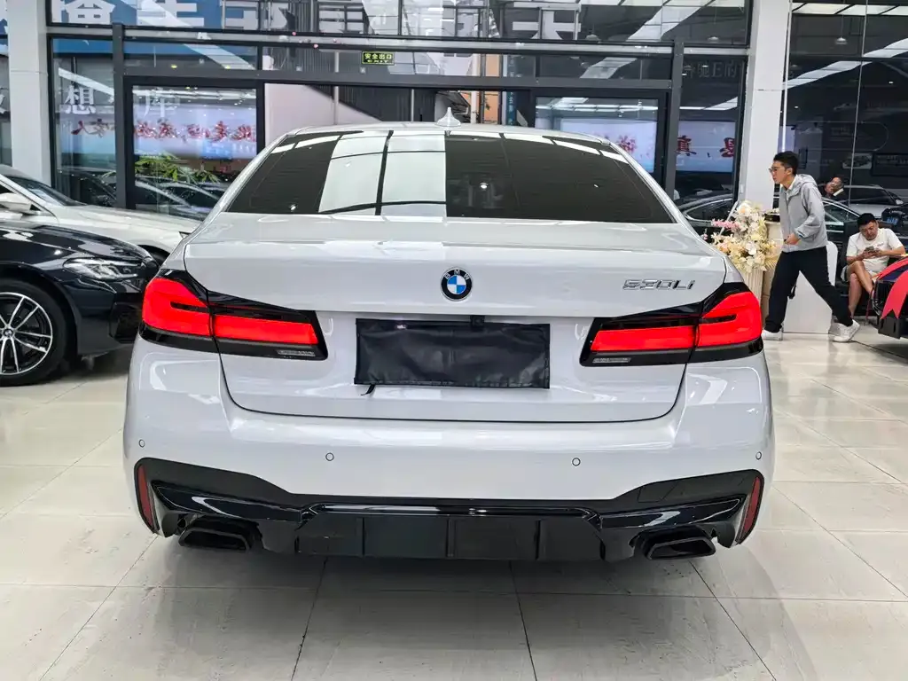 BMW 5 Series — фото 2