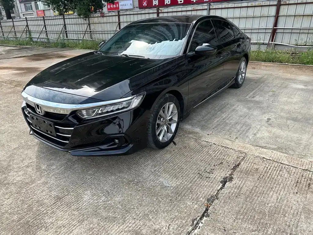 Honda Accord — фото 1