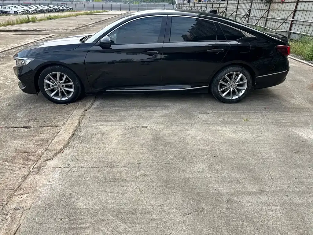 Honda Accord — фото 5