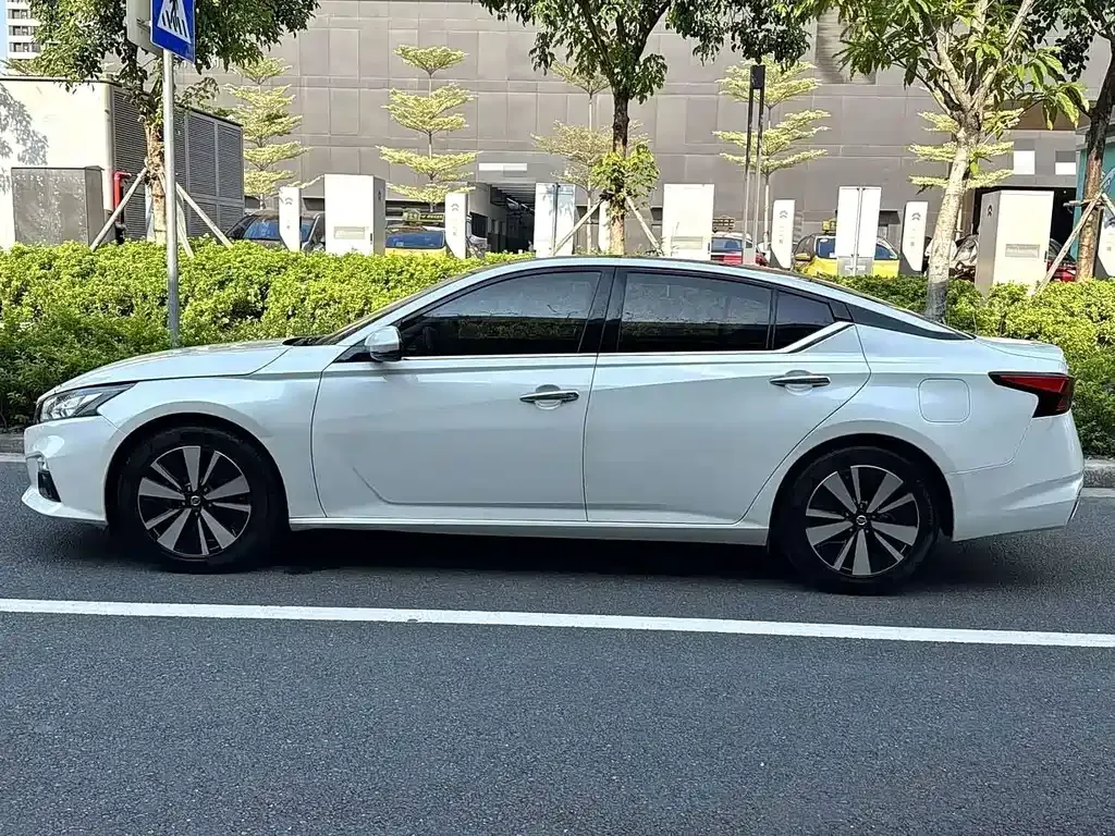 Nissan Teana — фото 10