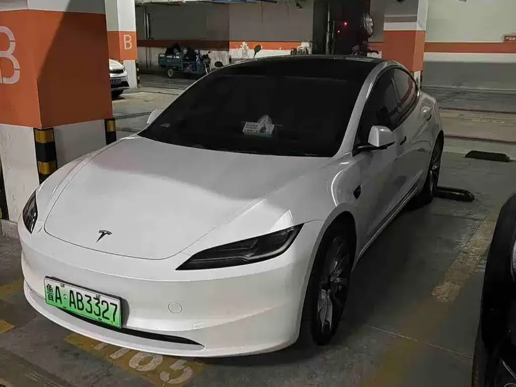 Tesla Model 3 — фото 1