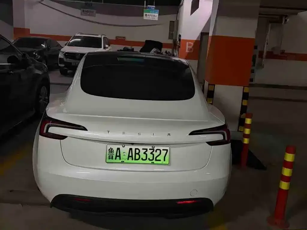 Tesla Model 3 — фото 3