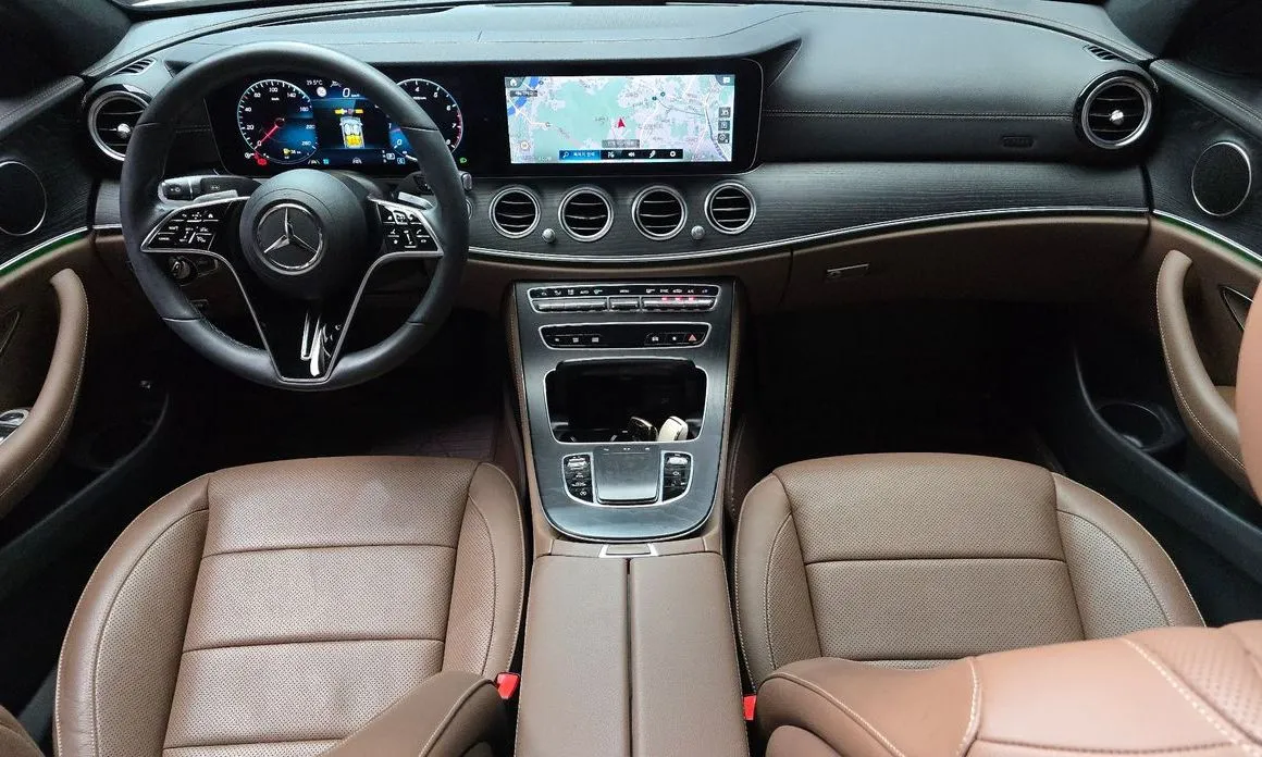 Mercedes-Benz E-Class — фото 10