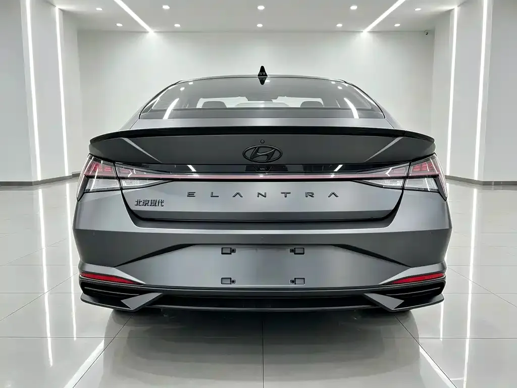 Hyundai Elantra — фото 6