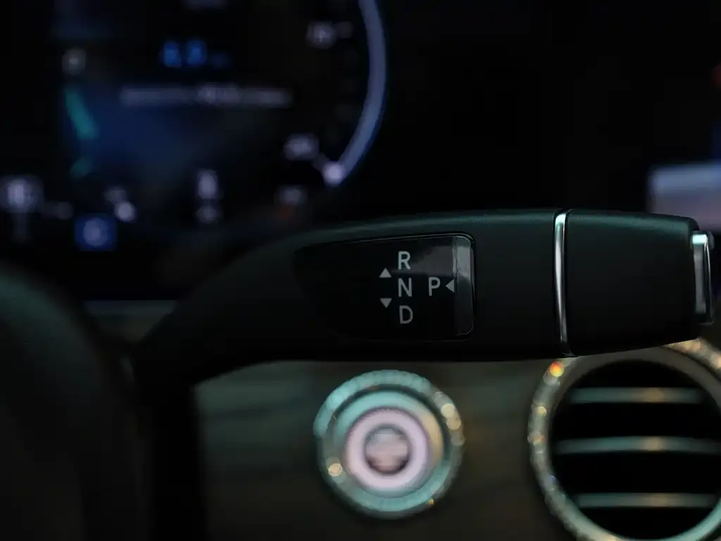 Mercedes-Benz E-Class — фото 4
