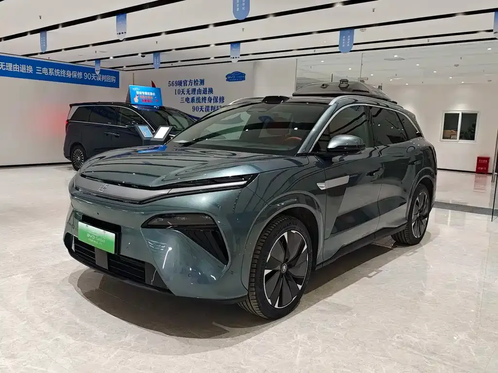 BYD Tang L — фото 1