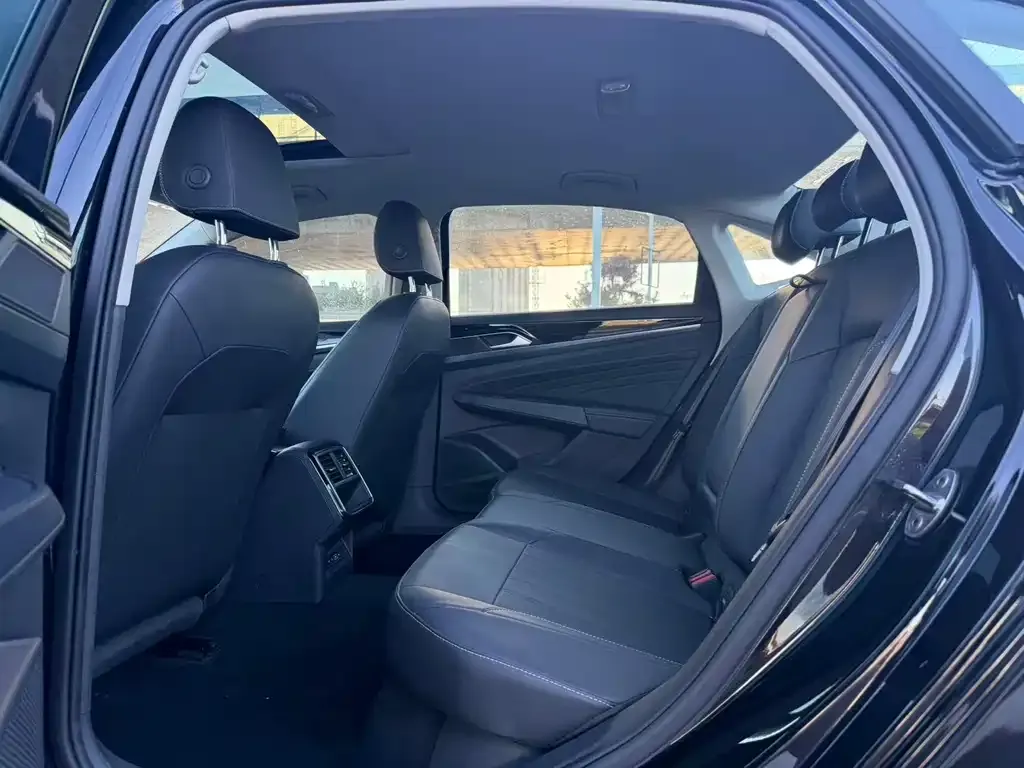 Volkswagen Passat — фото 9