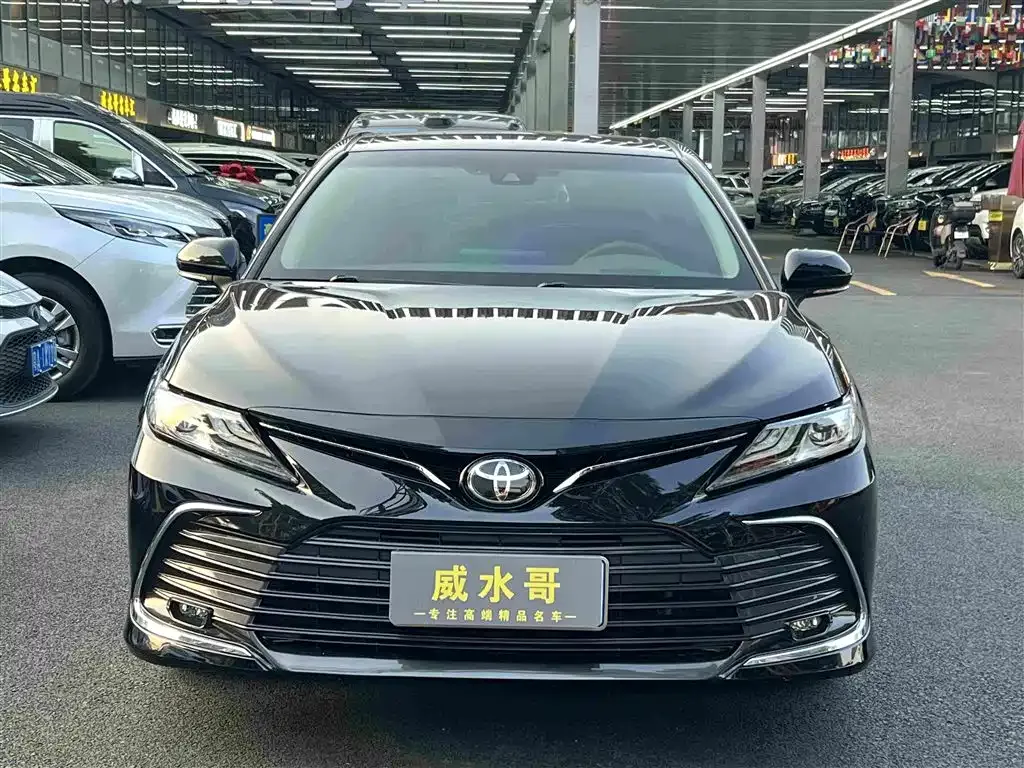 Toyota Camry — фото 5