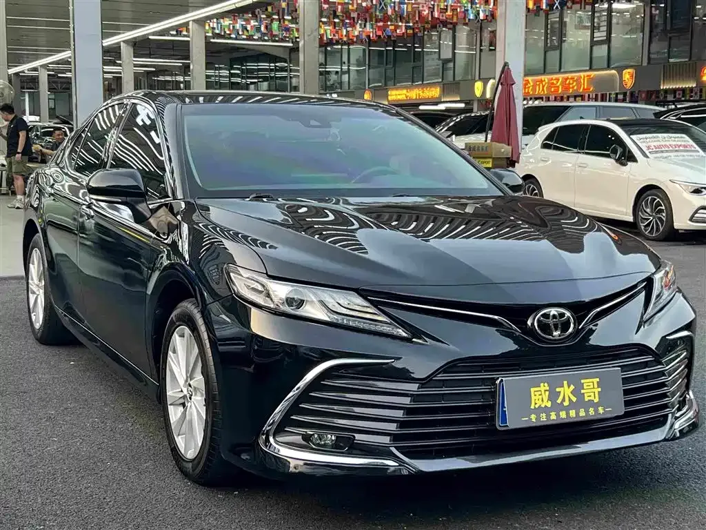 Toyota Camry — фото 8