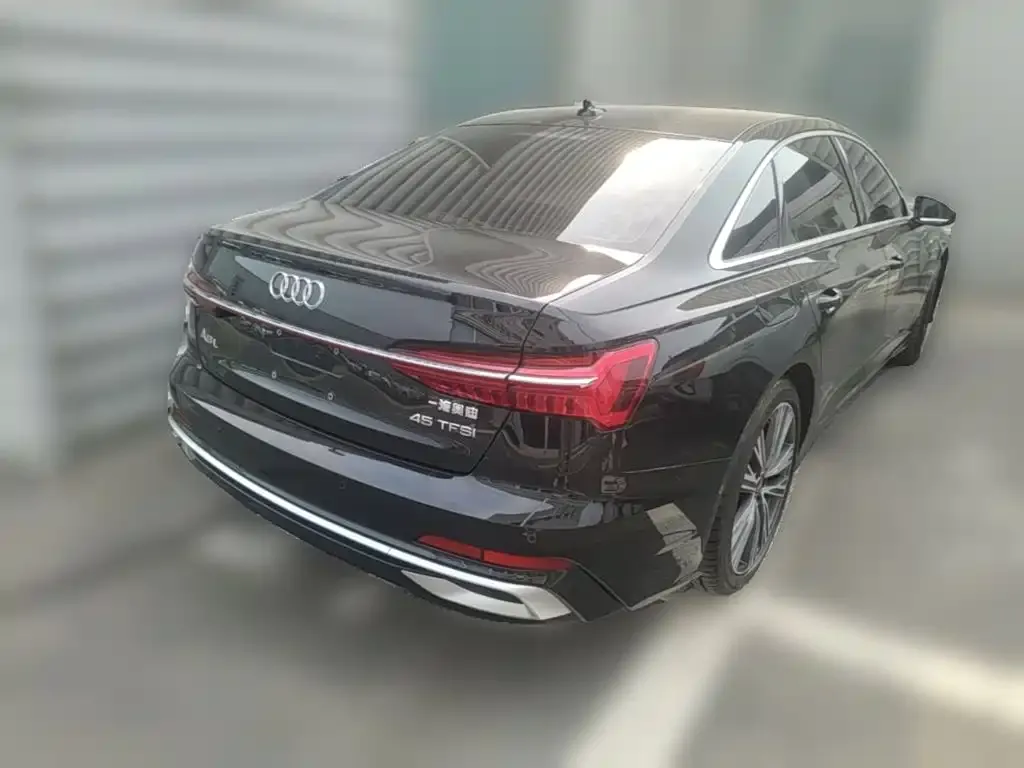 Audi A6L — фото 10
