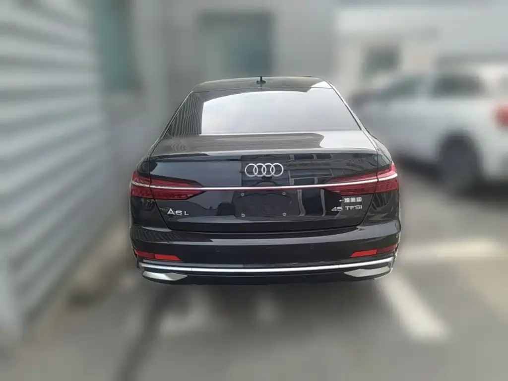 Audi A6L — фото 8