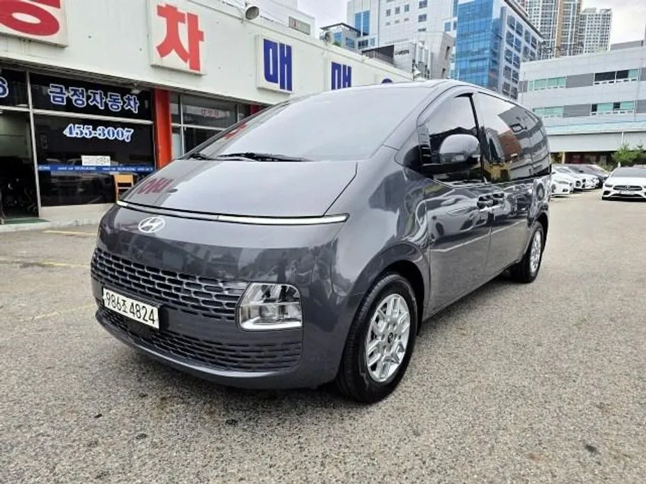 Hyundai Staria — фото 1