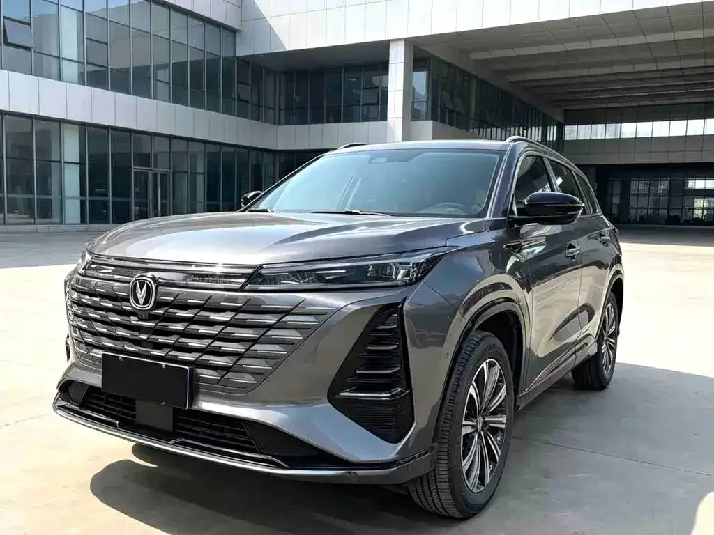 Changan CS75 PLUS — фото 1
