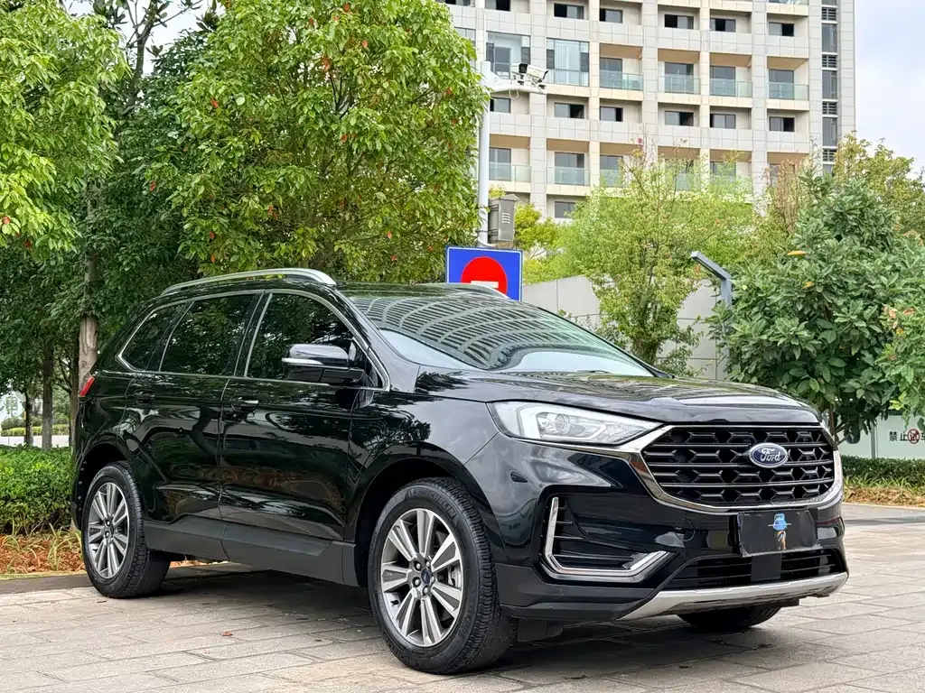 Ford Edge — фото 10