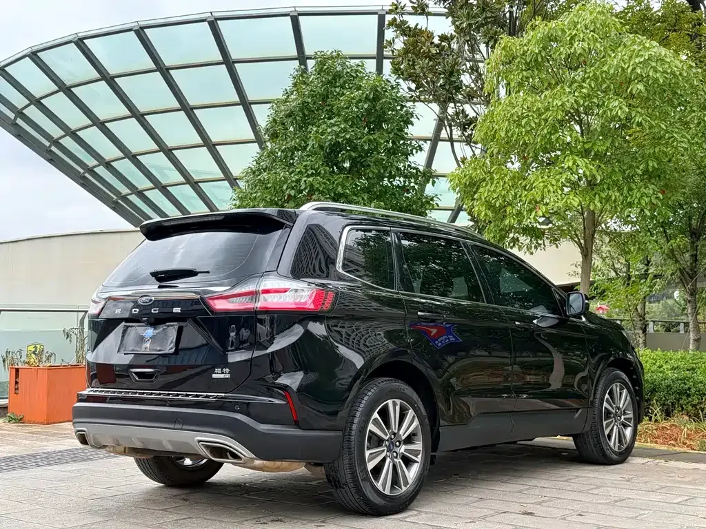 Ford Edge — фото 5