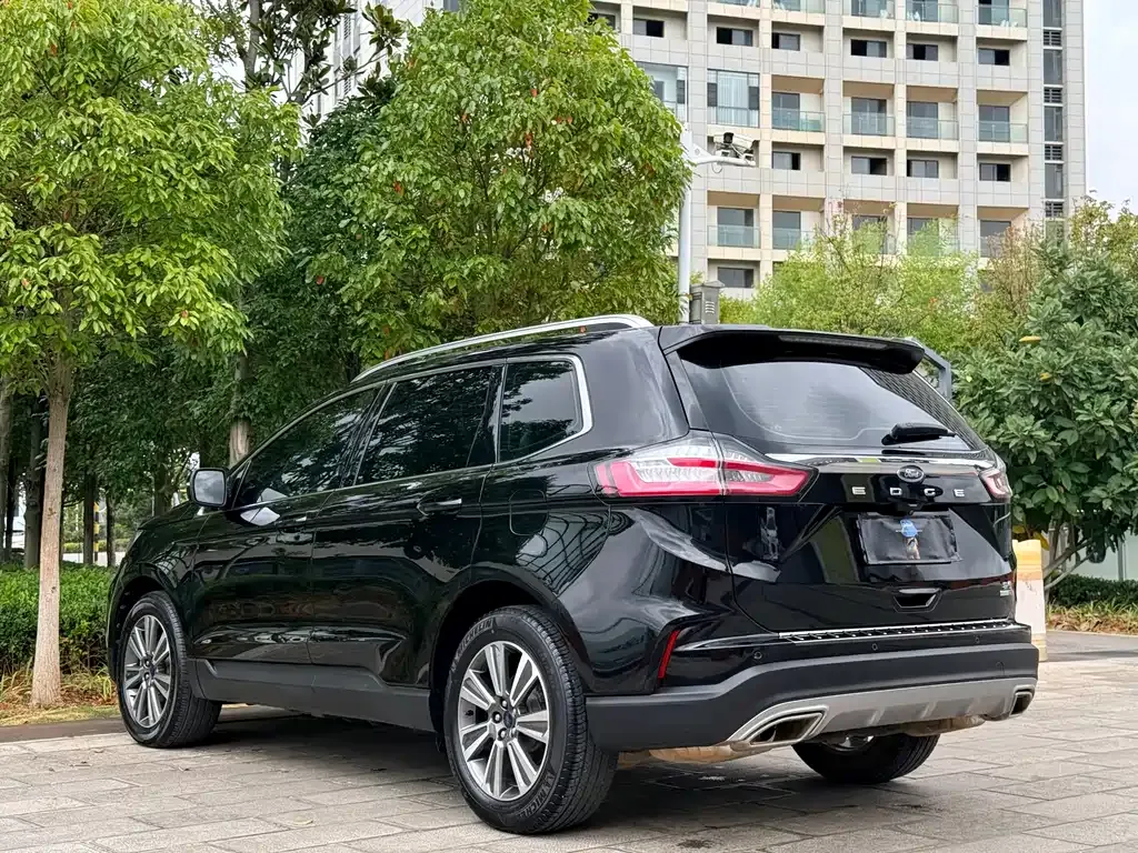 Ford Edge — фото 6