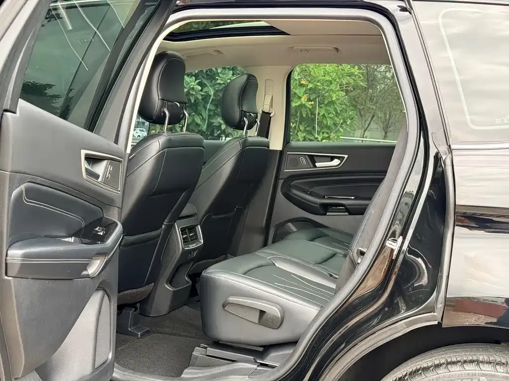 Ford Edge — фото 4
