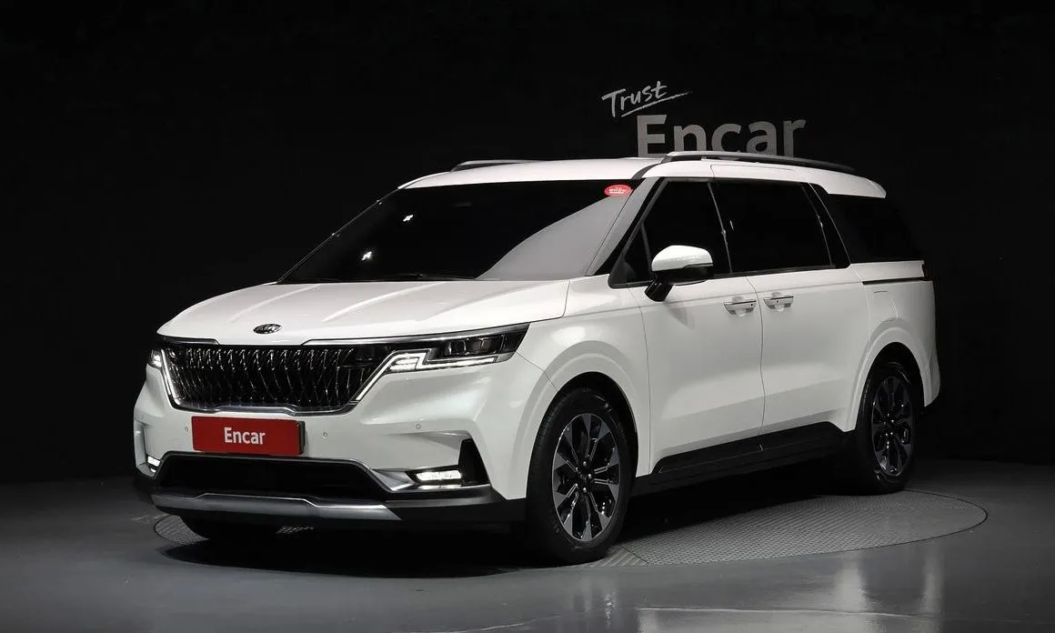 Kia Carnival — фото 1