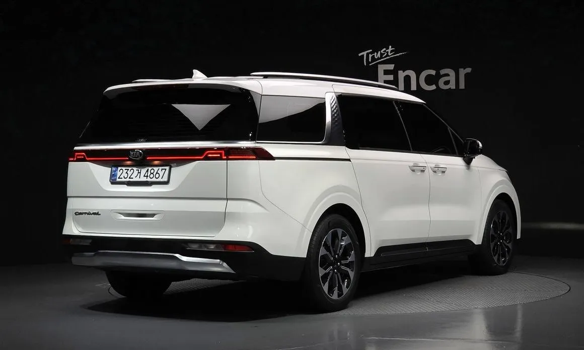 Kia Carnival — фото 3