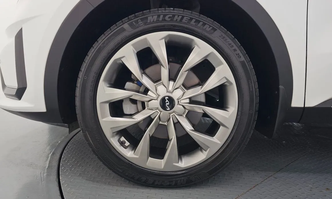 Kia Sorento — фото 8