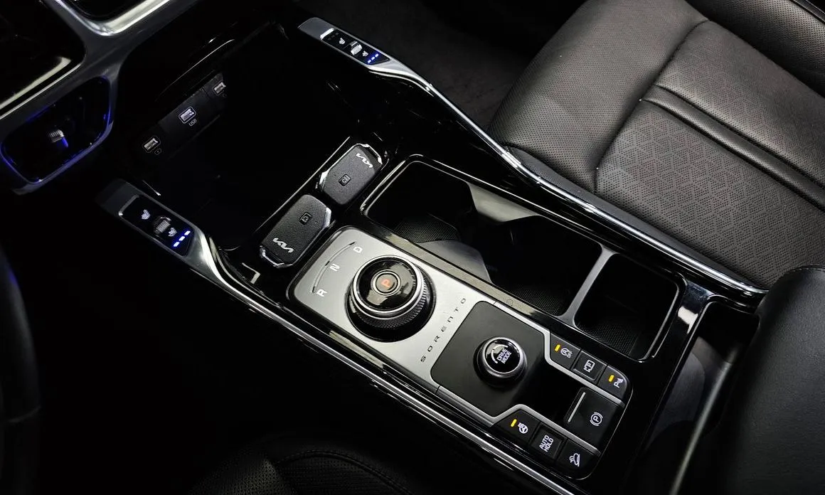 Kia Sorento — фото 7