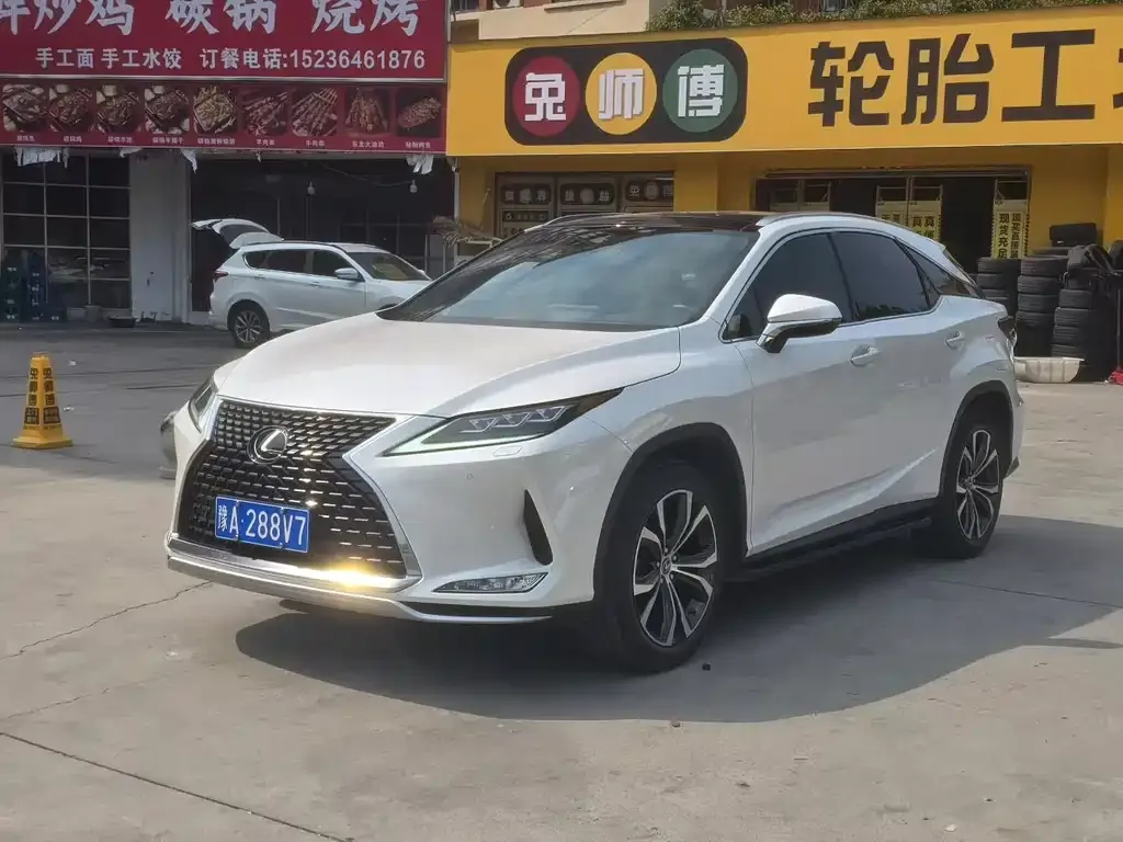Lexus RX — фото 1