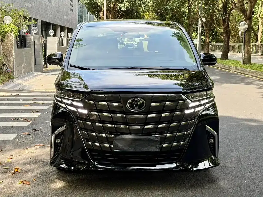 Toyota Alphard — фото 5
