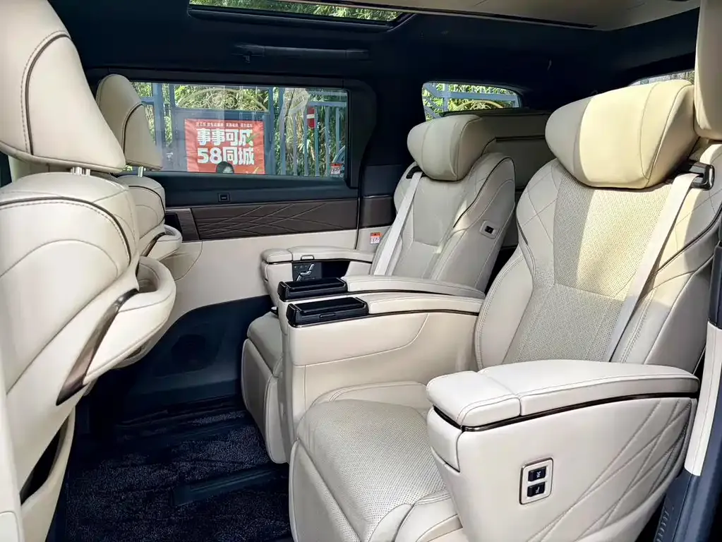Toyota Alphard — фото 3