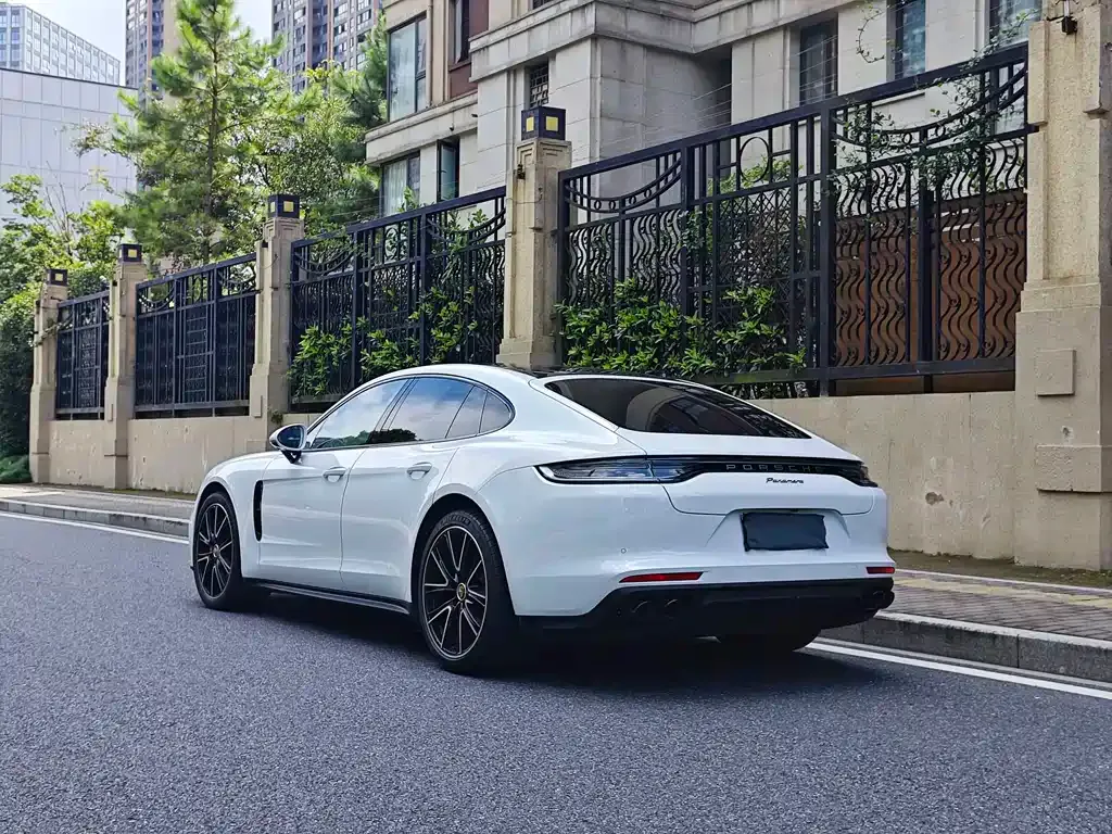 Porsche Panamera — фото 10