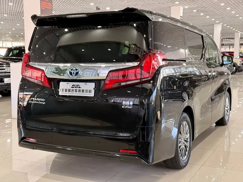 Toyota Alphard — фото 10