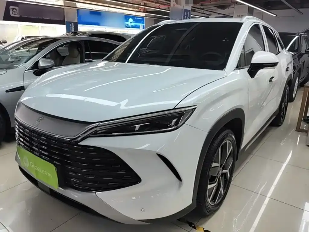 BYD L DM-i — фото 1