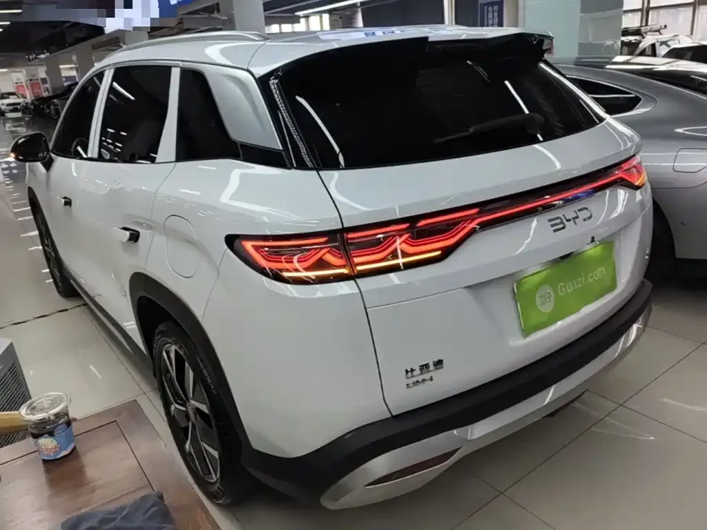 BYD L DM-i — фото 5