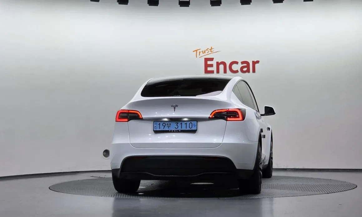 Tesla Model Y — фото 6