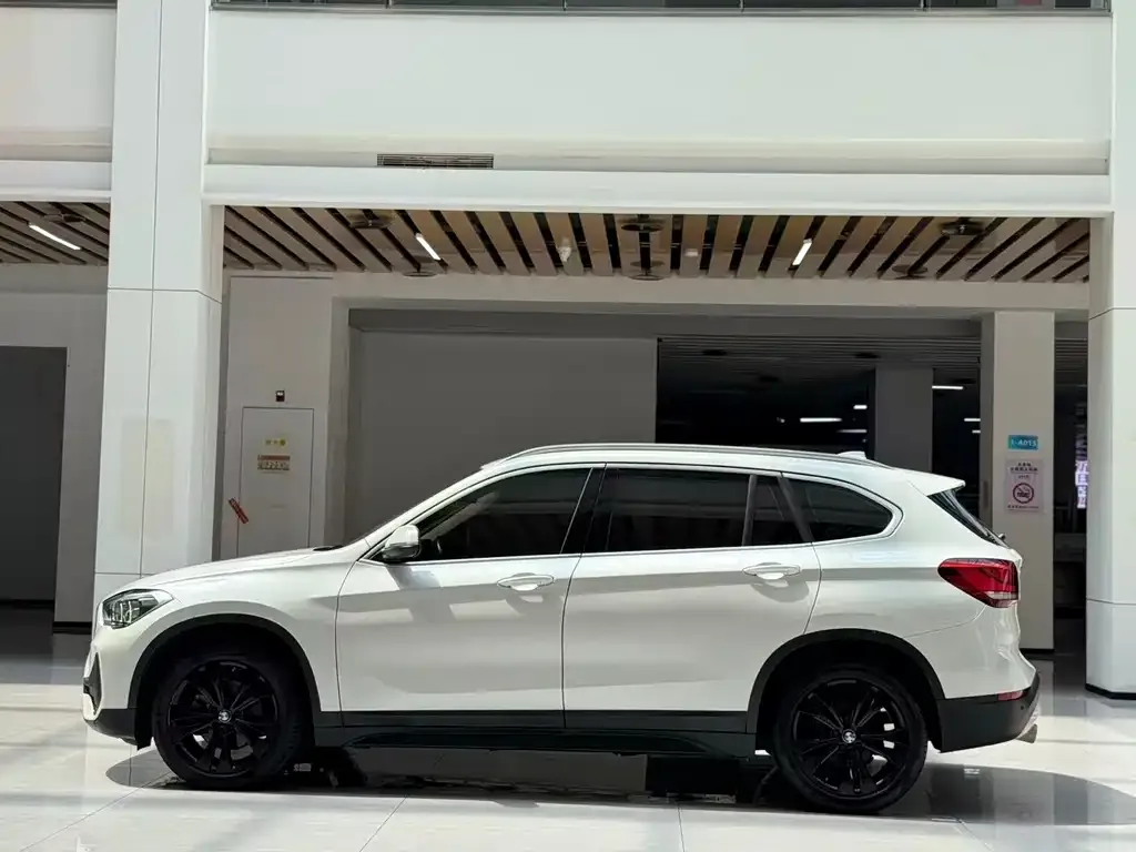 BMW X1 — фото 2