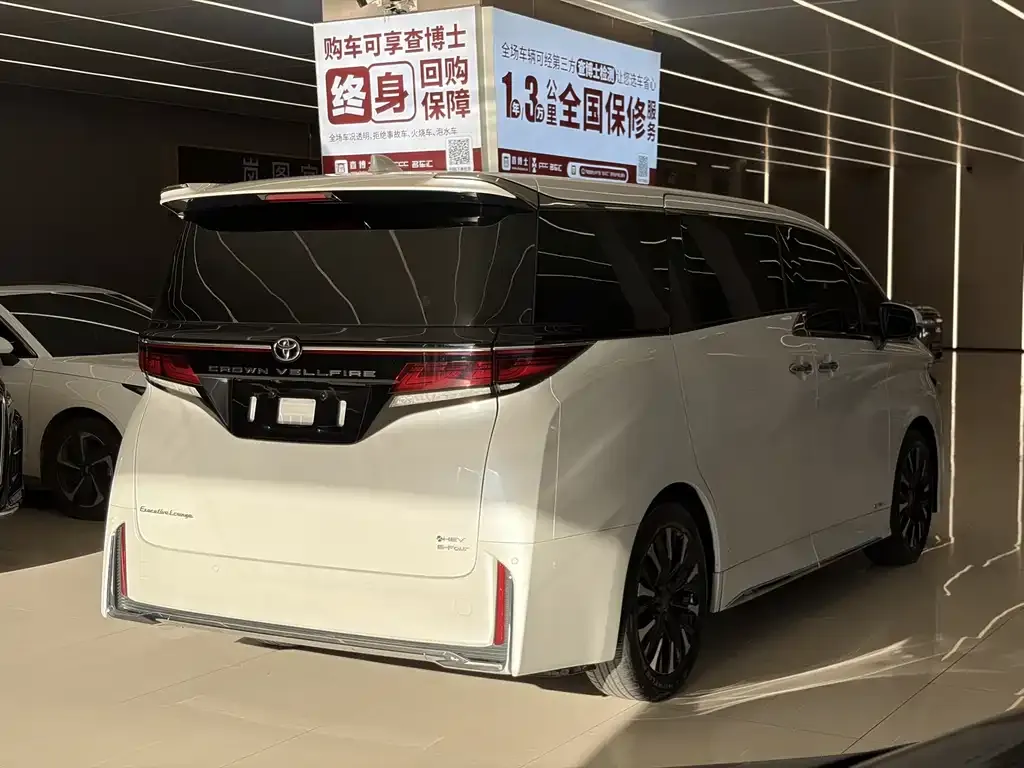 Toyota Vellfire — фото 3