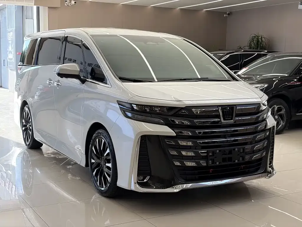 Toyota Vellfire — фото 10
