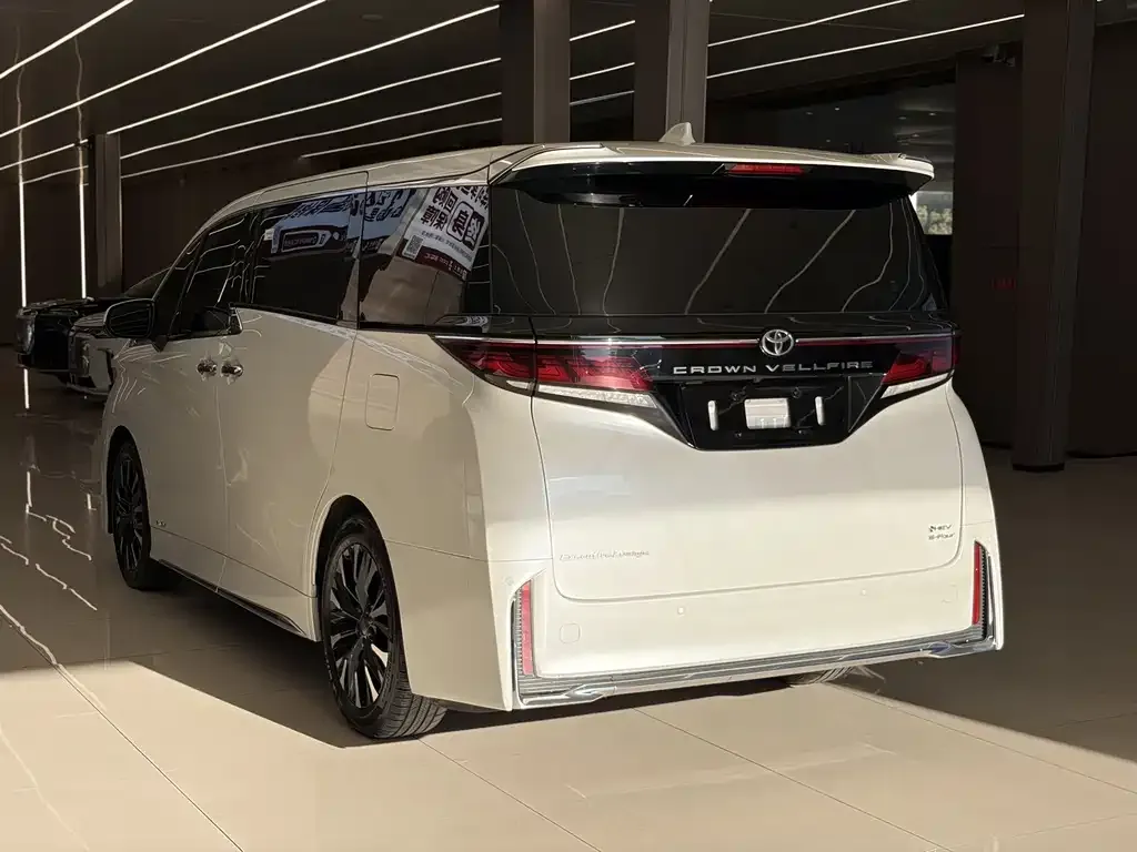 Toyota Vellfire — фото 8