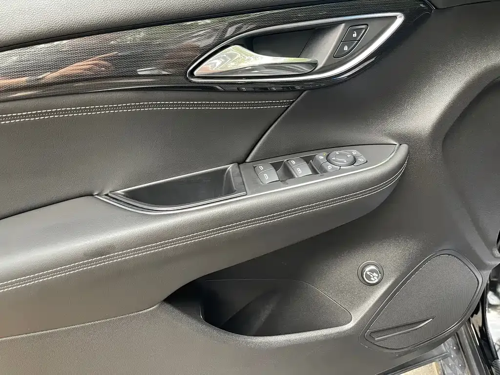 Buick Envision Plus — фото 10