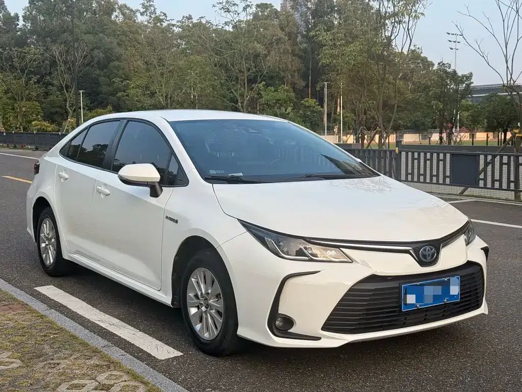 Toyota Corolla — фото 5