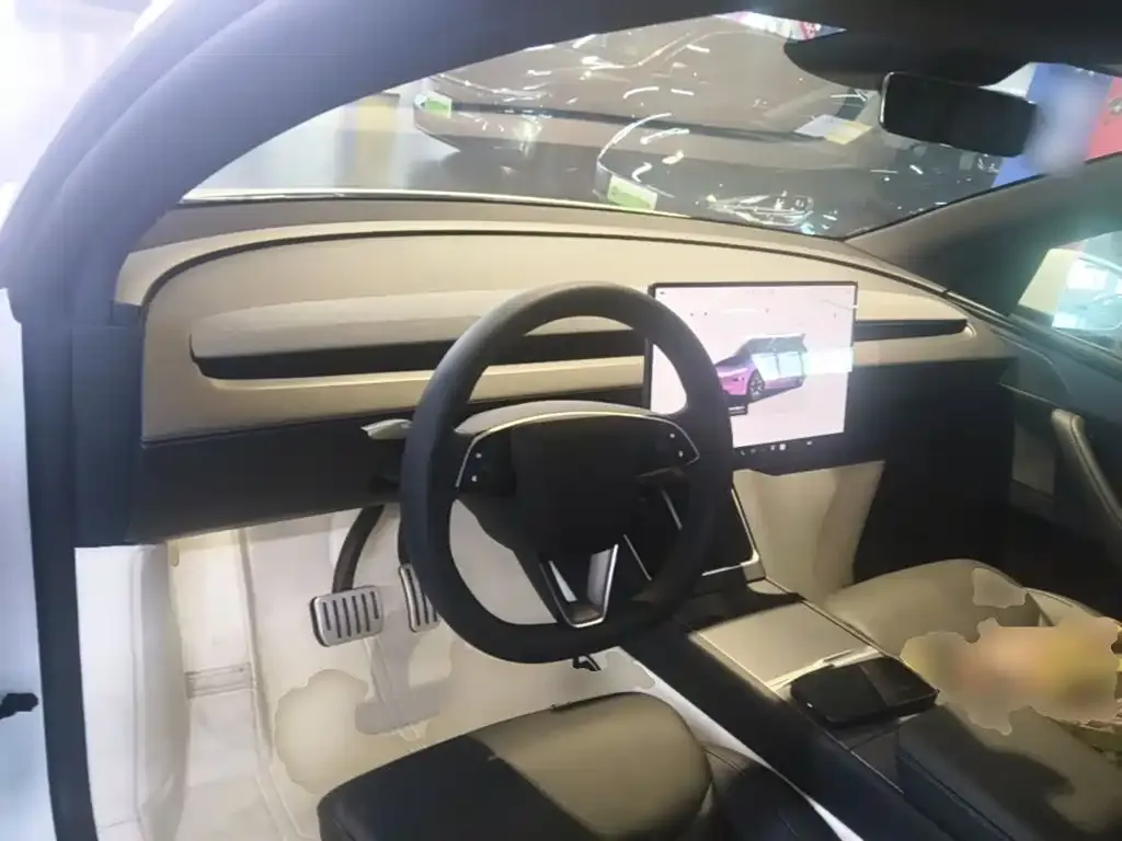 Tesla Model Y L — фото 3