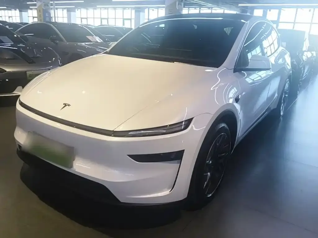 Tesla Model Y L — фото 4