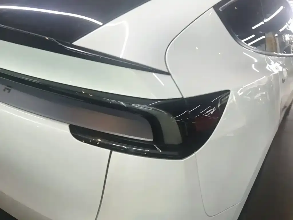 Tesla Model Y L — фото 2