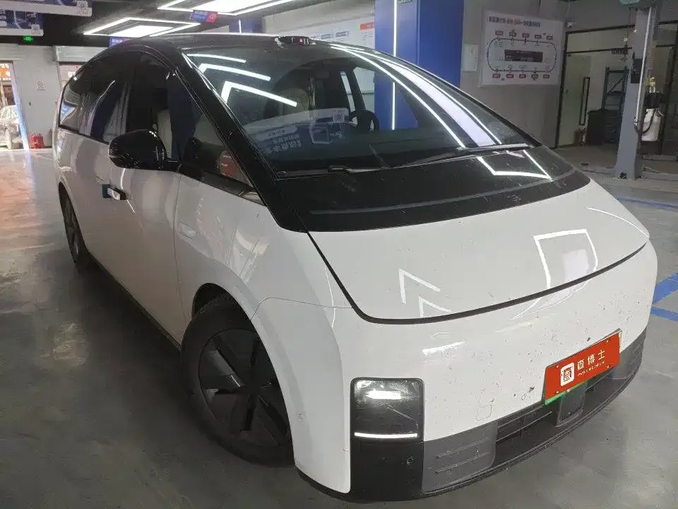 Li Auto MEGA — фото 6