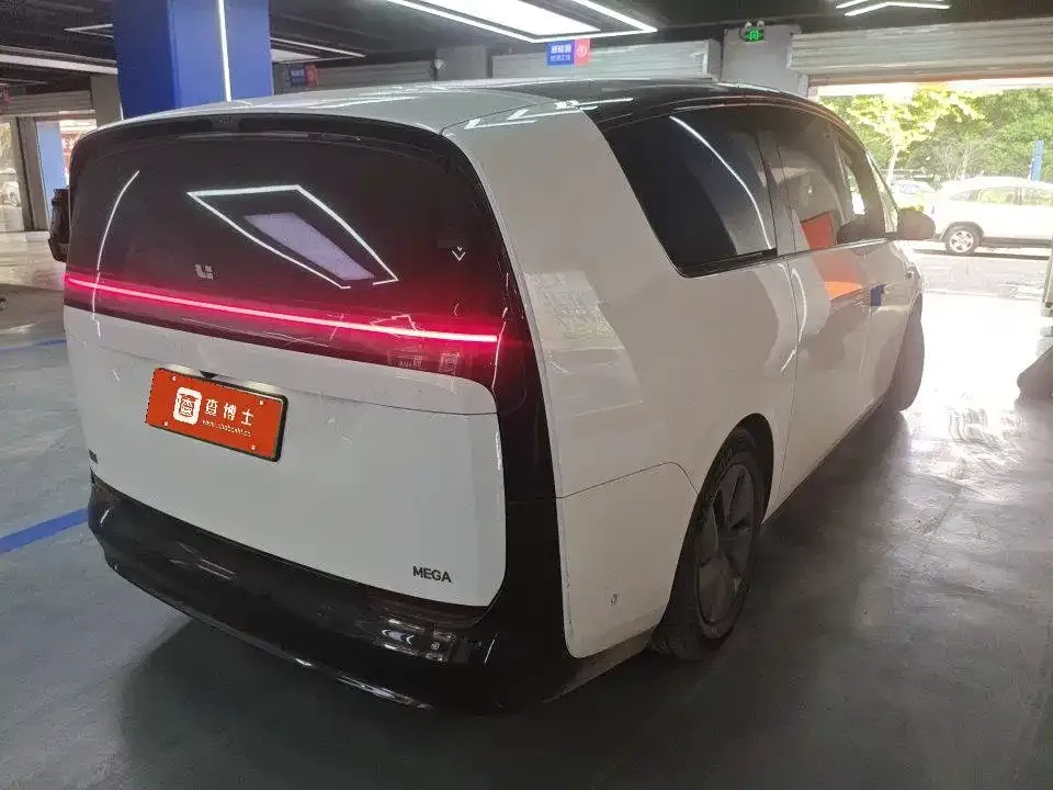 Li Auto MEGA — фото 8