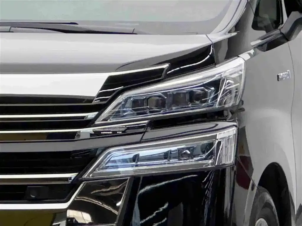 Toyota Vellfire — фото 6