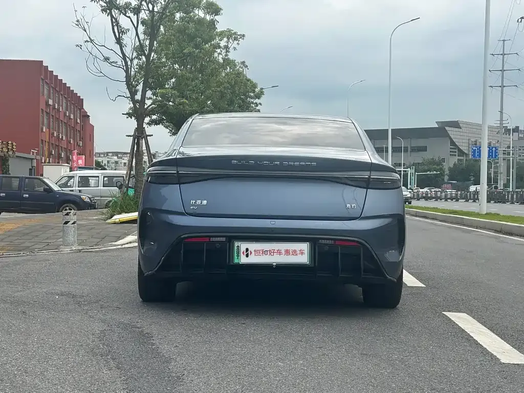 BYD Seal — фото 8